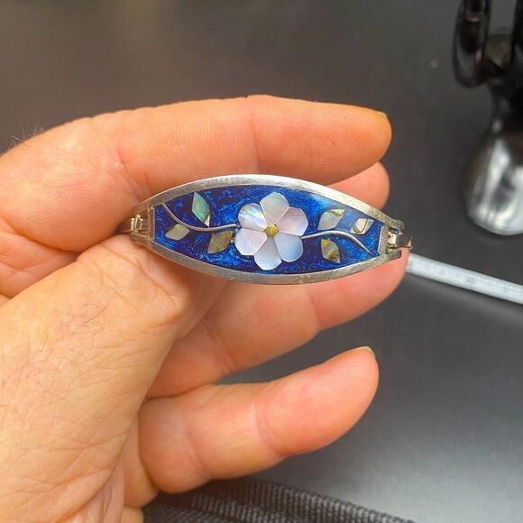 Ladies Mexican silver 7” enamel inlay clasp bangle - Picture 1 of 8